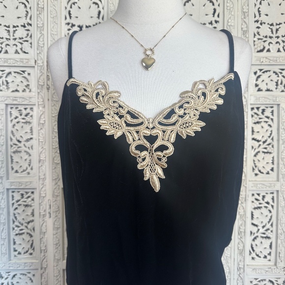 Sophia By Delicates Crushed Velvet Tank Top With Gold Trim Sz Large - Picture 2 of 6